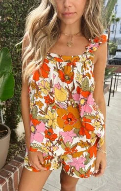 Show Me Your Mumu Hendrix Shorts ~ Far Out Floral -Show Me Your Mumu Sales 187F360E A202 4063 B80B AD365D841972