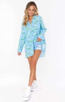 Show Me Your Mumu Johns Button Down Shirt ~ Something Blue Floral -Show Me Your Mumu Sales BS2 0458 SB61 01