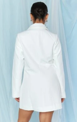 Show Me Your Mumu Save The Date Blazer Dress ~ White Suiting -Show Me Your Mumu Sales BS3 5348 WS08 04 c70f898a 1578 4e8f b70a 77300f00f6be