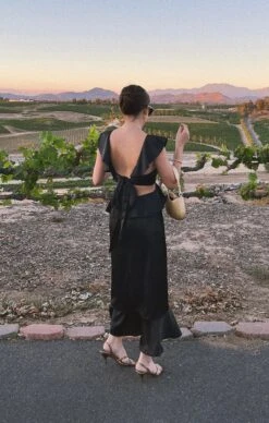 Show Me Your Mumu Zoey Midi Dress ~ Black Luxe Satin 10 Show Me Your Mumu Zoey Midi Dress ~ Black Luxe Satin -Show Me Your Mumu Sales F294B371 AFFF 4A02 85C6 6FCC228633FF