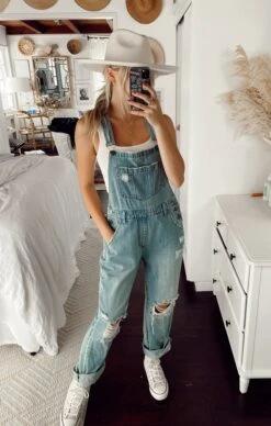 Show Me Your Mumu Oakland Overalls ~ Vintage Indigo 11 Show Me Your Mumu Oakland Overalls ~ Vintage Indigo -Show Me Your Mumu Sales IMG 11832