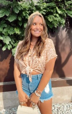 Show Me Your Mumu Tilly Top ~ Sandy Cheetah -Show Me Your Mumu Sales IMG 2787