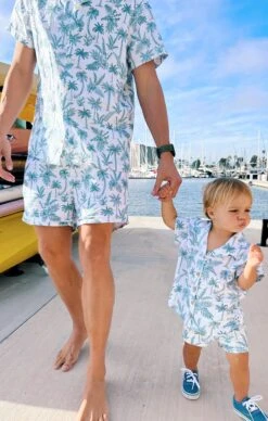 Show Me Your Mumu Lil Button Up Shirt ~ Blue Lagoon Palm -Show Me Your Mumu Sales IMG 3930