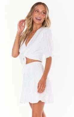 Show Me Your Mumu Devon Mini Skirt ~ White Tulips 9 Show Me Your Mumu Devon Mini Skirt ~ White Tulips -Show Me Your Mumu Sales MM0 4318 TU57 01 1