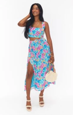 Show Me Your Mumu Myrna Crop Top ~ Garden Girls 11 Show Me Your Mumu Myrna Crop Top ~ Garden Girls -Show Me Your Mumu Sales MM2 5303 WB55 01 6d71c0fd 1c75 42f8 8af9 75ab56e4797f