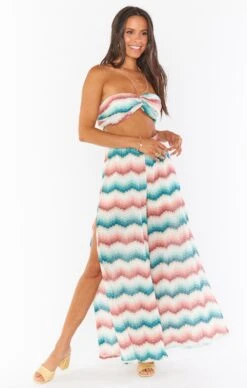 Show Me Your Mumu Court Pants ~ Catch Waves Knit 12 Show Me Your Mumu Court Pants ~ Catch Waves Knit -Show Me Your Mumu Sales MR0 4173 SU25 01