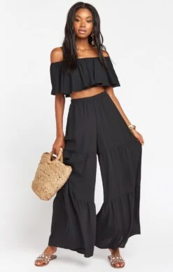 Show Me Your Mumu Heidi Ruffle Crop ~ Black 16 Show Me Your Mumu Heidi Ruffle Crop ~ Black -Show Me Your Mumu Sales MR9 4022 BK57 04 e3699cc2 2ab6 4e91 96ef 3e1394cfec83
