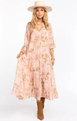 Show Me Your Mumu Viola Maxi Dress ~ Hydrangea Blooms -Show Me Your Mumu Sales MS0 4050 DF23 01 ec7cf61a c2a4 4b98 b219 04c318061ec7