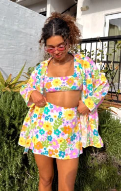 Show Me Your Mumu Weekday Button Up ~ Petal Pop 11 Show Me Your Mumu Weekday Button Up ~ Petal Pop -Show Me Your Mumu Sales Tezza 0057 c15f1241 6669 4eba 8d98 6733d11142b8