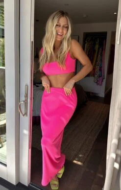 Show Me Your Mumu Elle Skirt ~ Hot Pink Rib Knit 11 Show Me Your Mumu Elle Skirt ~ Hot Pink Rib Knit -Show Me Your Mumu Sales Tezza 0855